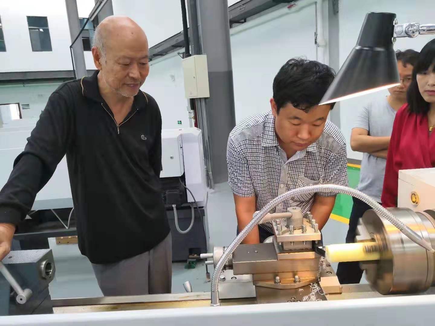 邯郸cnc数控机床学校大概学多久 工厂模式教学